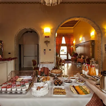 Hotell Antica Corte Marchesini 3*