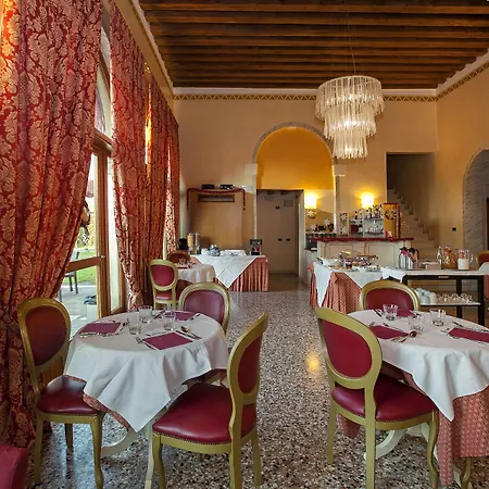 ホテル Antica Corte Marchesini 3*