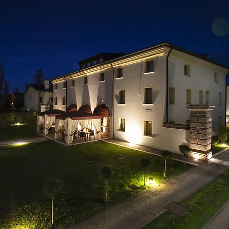 Hotell Antica Corte Marchesini 3*