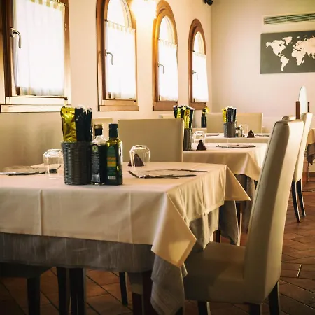 Hotel Antica Corte Marchesini 3*