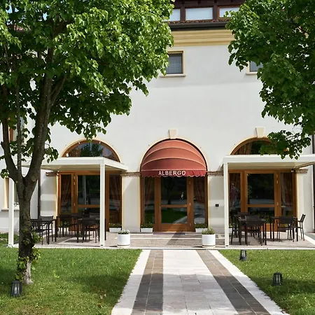 Hotel Antica Corte Marchesini 3*