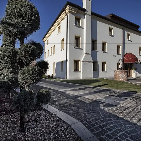 Antica Corte Marchesini 3*