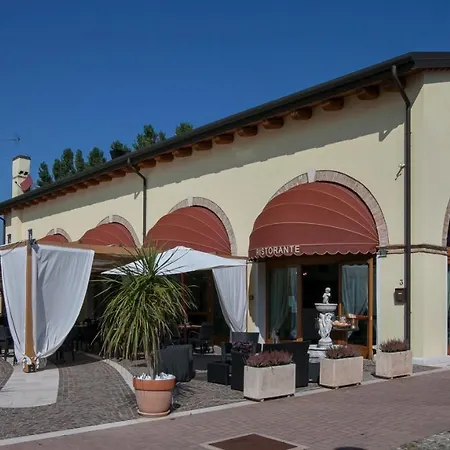 Antica Corte Marchesini Hotel 3*
