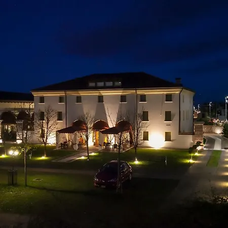 Antica Corte Marchesini Hotel 3*