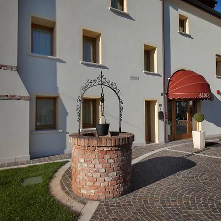 Antica Corte Marchesini Hotel 3*